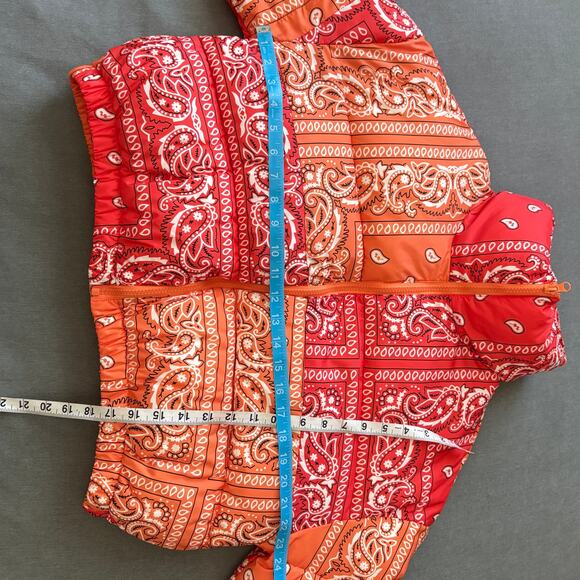 Puffer Jacket cropped Azalea Wang Orange Paisley Bandana Print M Y2K Dopamine - Picture 8 of 9